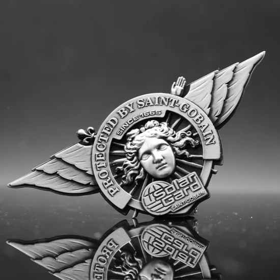 Regalo artigianale in metallo Pubblicità logo del marchio Medaglione personalizzato Tag anime Fob Nome Pin Emblema Collana con moneta Portachiavi