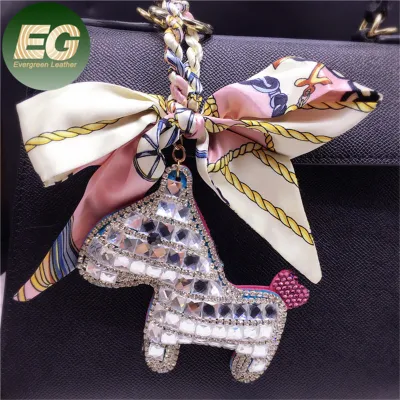 FT090 Forma di cavallo Cute Designer Glitter Girl Metallo Cristallo Lusso Portachiavi Accessori Fascino Accessorio per borsa da donna Portachiavi per borse